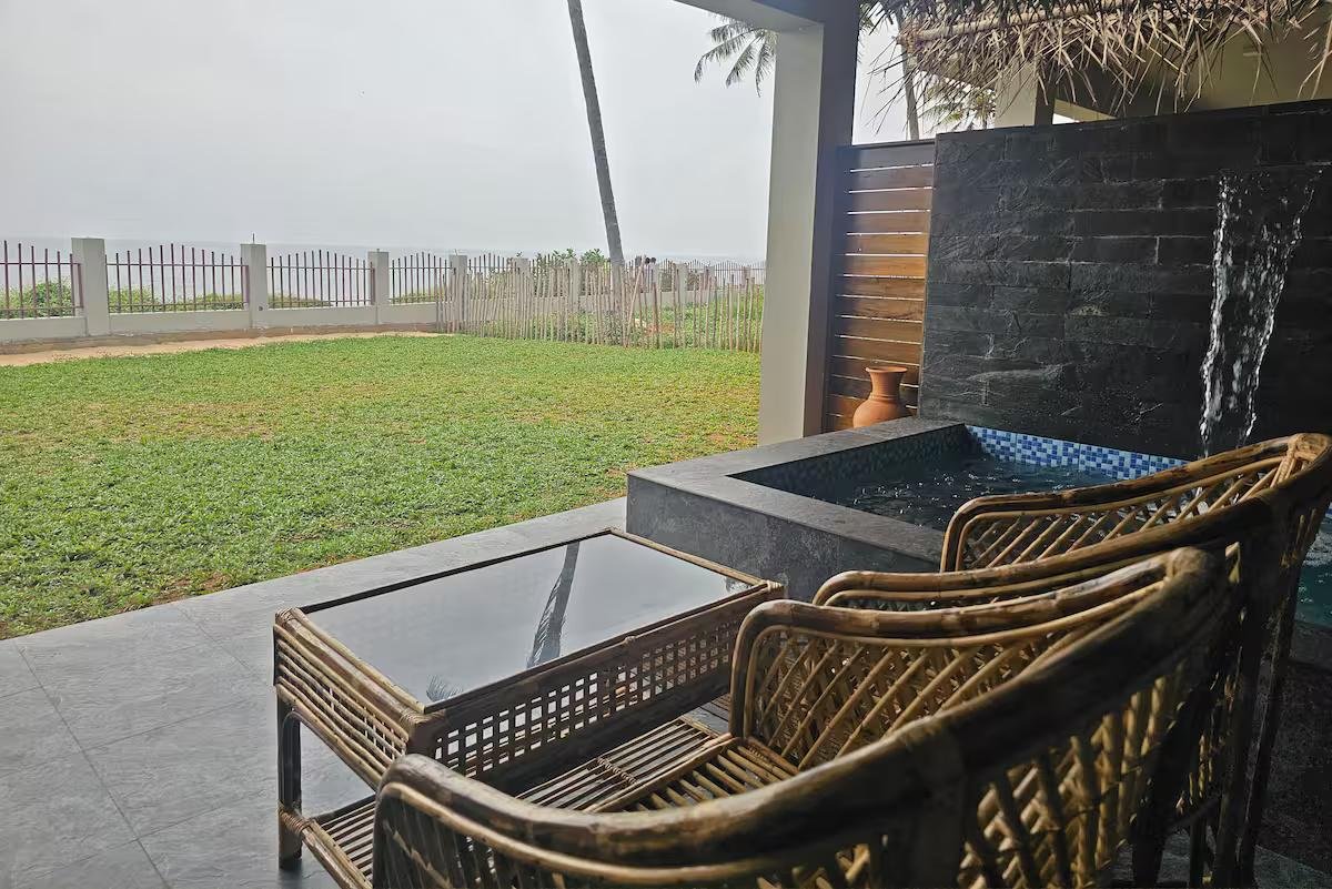 Tira Beach Resort - Wave B x Solis Nature