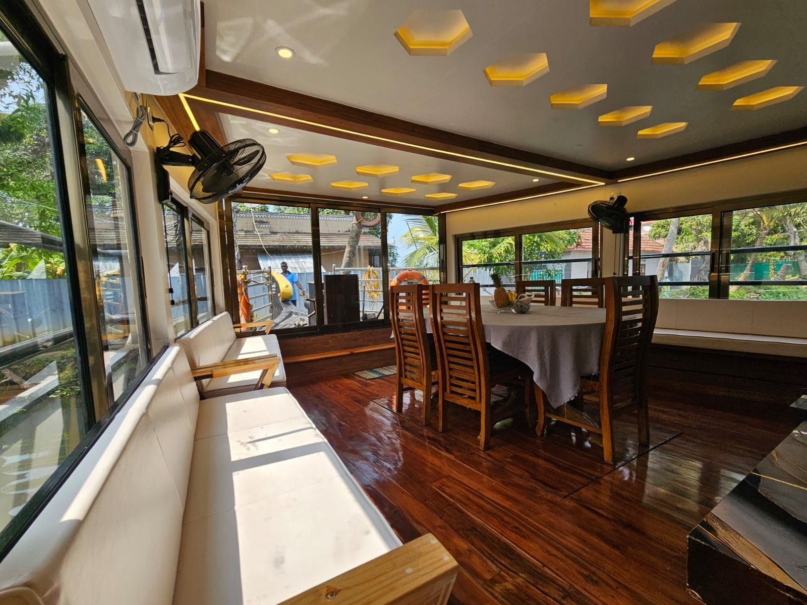 3 rooms Kayal Rani by Nohark house boats x Solis Nature