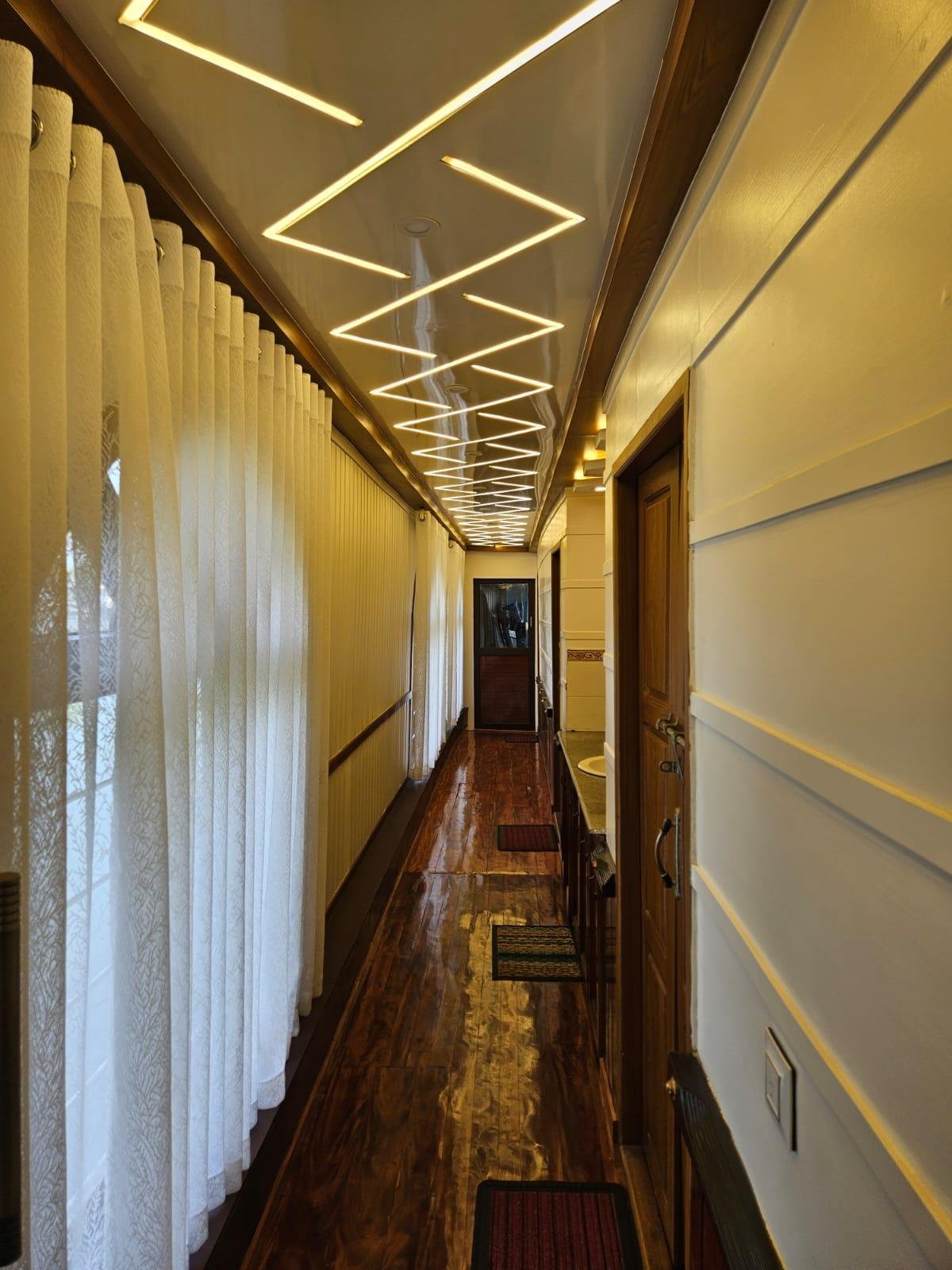 3 rooms Kayal Rani by Nohark house boats x Solis Nature