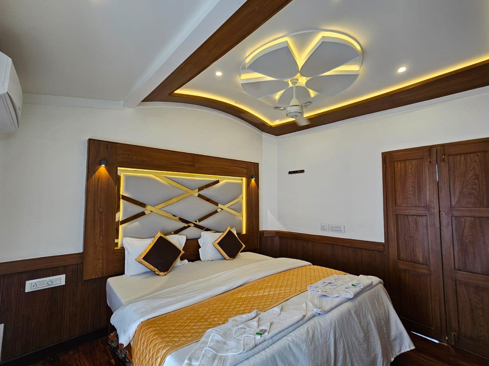 3 rooms Kayal Rani by Nohark house boats x Solis Nature