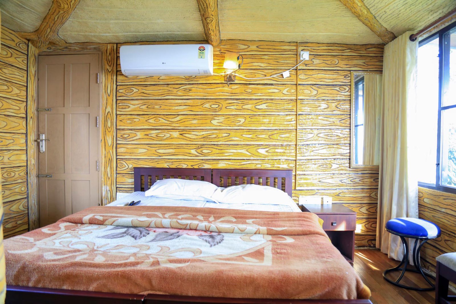 Estate Residency Tree House & Cave Room x Solis Nature