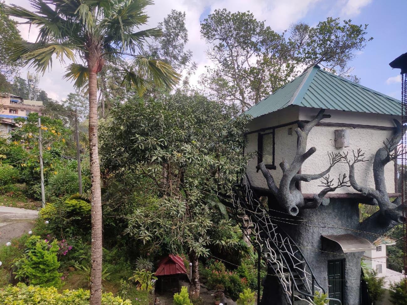 Estate Residency Tree House & Cave Room x Solis Nature