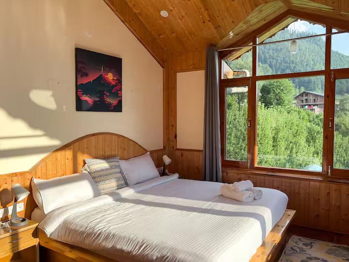 Premium Attic Room with Balcony x Solis Nature