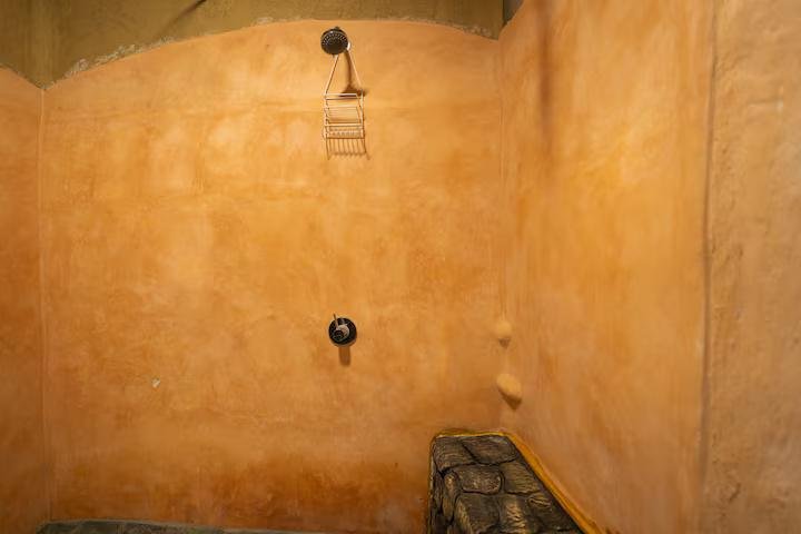 Luxurious mud room in an Art residency i x Solis Nature