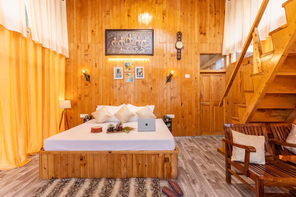 Evergreen Escape with Hot Tub x Solis Nature