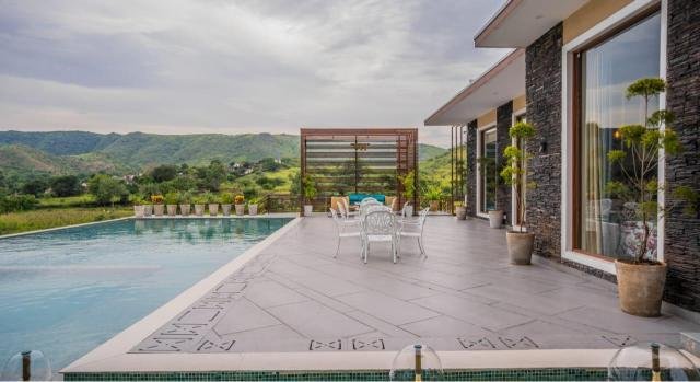 4BHK Luxuries Villa With Pool x Solis Nature