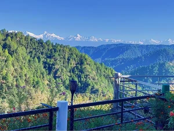 Highland Luxe Escape| 4BHK Mukteshwar x Solis Nature