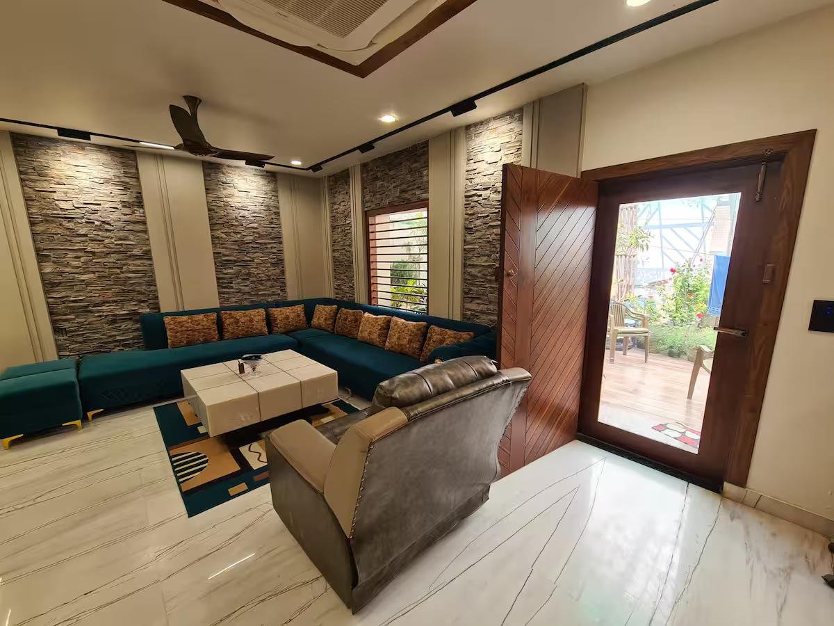 The Royal Haveli, Agra x Solis Nature
