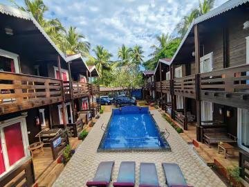 Wooden cottages with pool x Solis Nature