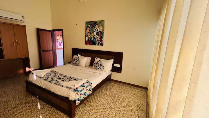 Resort Near Arambol Beach x Solis Nature
